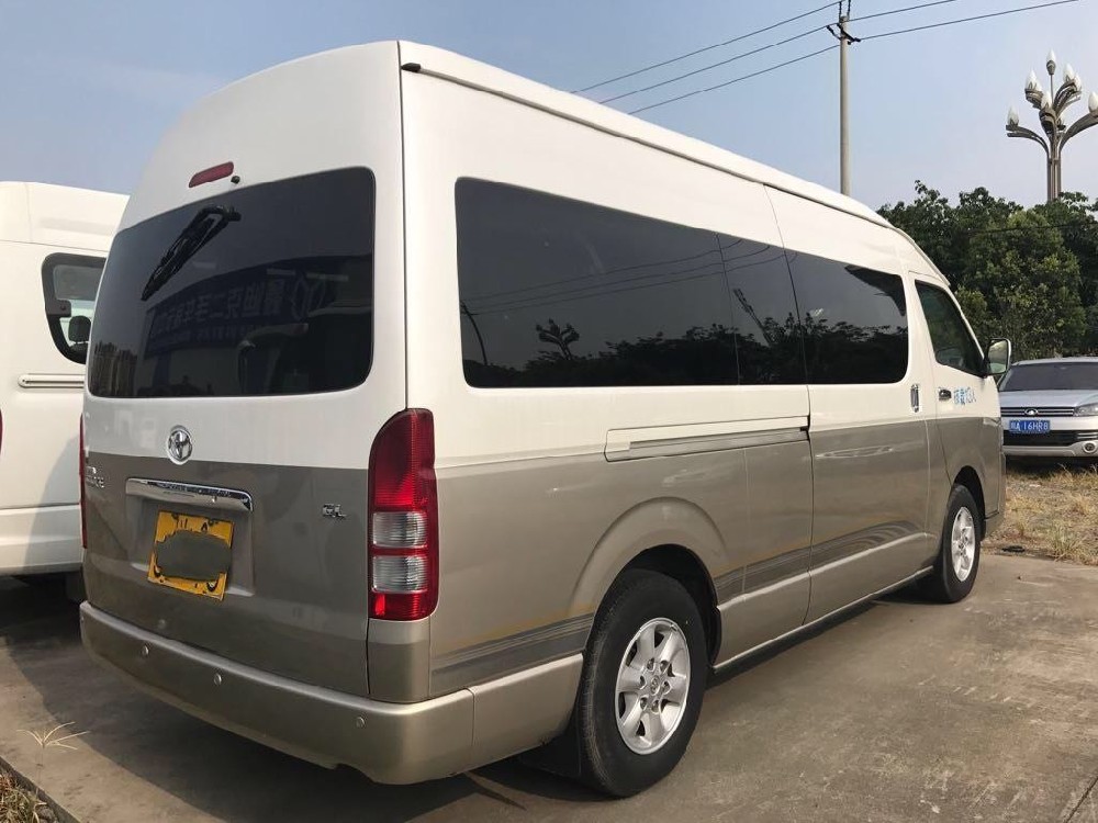 上海租車(chē)公司的良性發(fā)展，需要從放開(kāi)司機(jī)的戶(hù)籍限制開(kāi)始